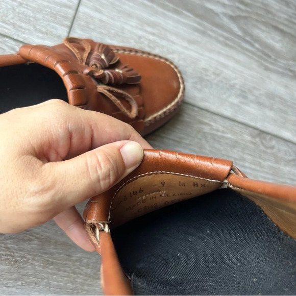 Johnston & Murphy  Tassel Brown Leather Loafer - Picture 15 of 16